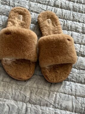 UGG Plush Shearling Slide in Chestnut Tan